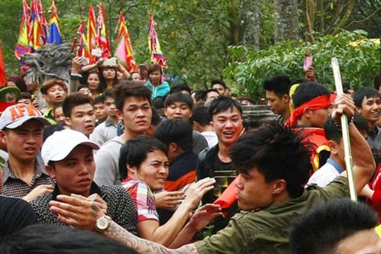 Vui buồn lễ hội đầu năm