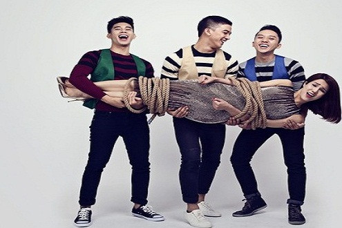 Món quà 8/3 kỳ quái của bộ ba trai đẹp trong "Con ma nhà họ Vương"