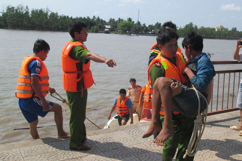 Cứu hộ thành công nam thanh niên có ý định tự tử