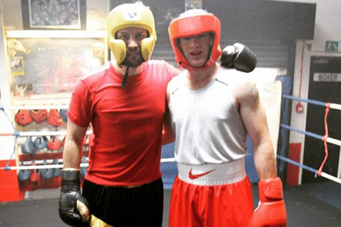Tin nóng trong ngày: Ronaldo vô địch FB; Rooney lén lút chơi Boxing