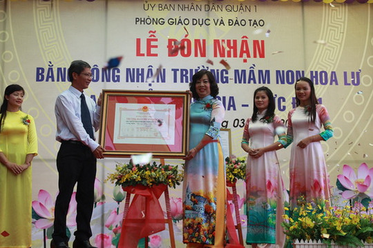 Trường mầm non Hoa Lư nhận danh hiệu đạt chuẩn Quốc gia