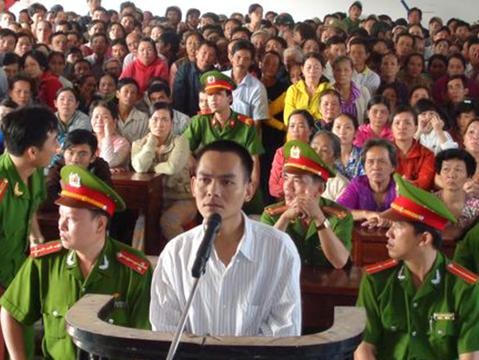 Bi kịch gia đình cha bạo hành bị nghịch tử sát hại