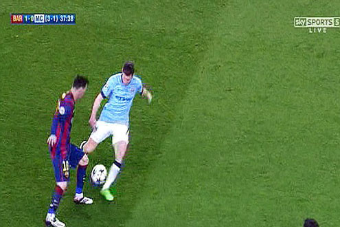 Clip Messi “xâu kim” hoàn hảo trước James Milner
