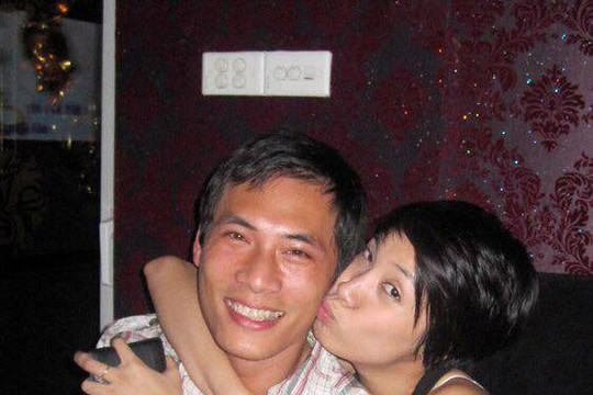 Pha Lê khoe ảnh tình cảm bên anh trai
