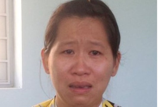 Bi hài thôn nữ cướp tiệm vàng