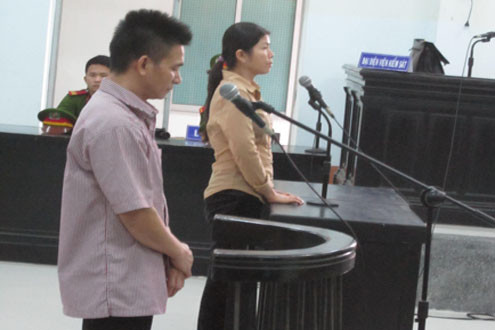 Đưa đi chơi, "yêu râu xanh" xâm hại cả hai bé gái