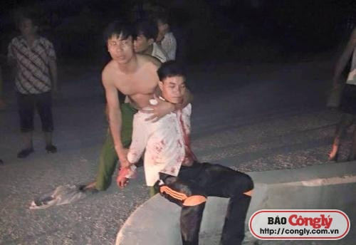 Lào Cai: Kinh hoàng chồng đâm chết vợ giữa đường rồi tự tử
