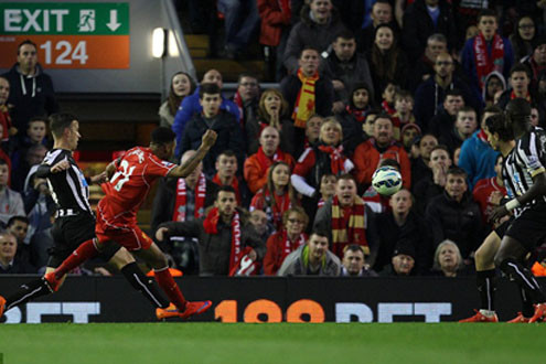 Cận cảnh Liverpool bắt sống Chích choè, trở lại cuộc đua lên top 4