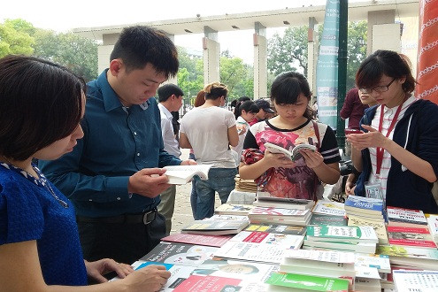 "Toàn cầu hóa nhưng sách vẫn không thể mất đi"