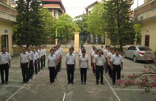 Hệ thống TAND tổ chức Lễ chào cờ đầu tháng