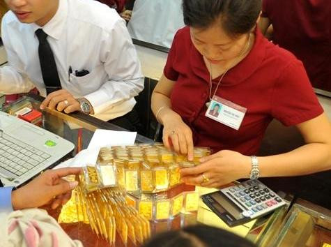 Giá vàng tiếp tục đi ngang, giá USD tăng nhẹ