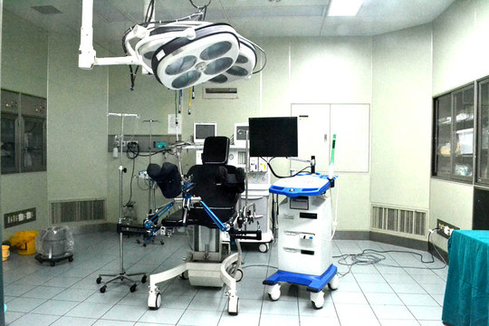 Cấy hạt phóng xạ điều trị thành công ung thư tuyến tiền liệt