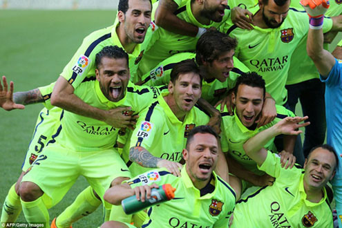 Cận cảnh Messi lập công, Barca lên ngôi vô địch La Liga
