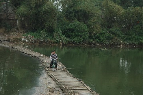 Nghệ An: Đánh cược mạng sống trên cây cầu mục nát