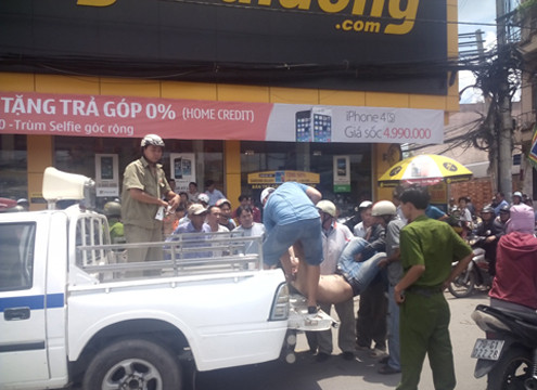 Nam thanh niên "ngáo đá", dọa giết tài xế taxi