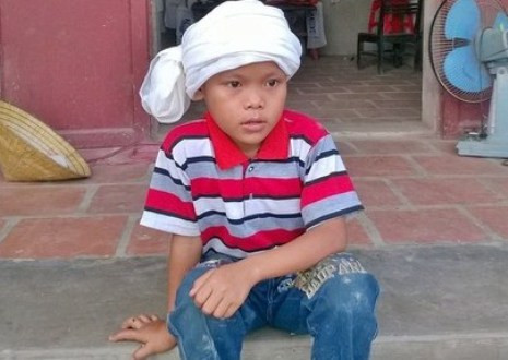 Thương phận mồ côi của cậu bé 10 tuổi khi mẹ và chị bị sét đánh tử vong
