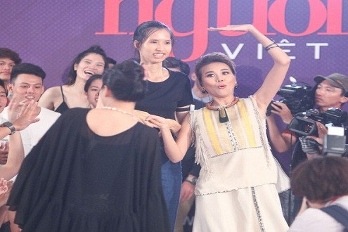 Vietnam's Next Top Model: Thí sinh nữ có chiều cao khủng gây náo loạn tại vòng casting