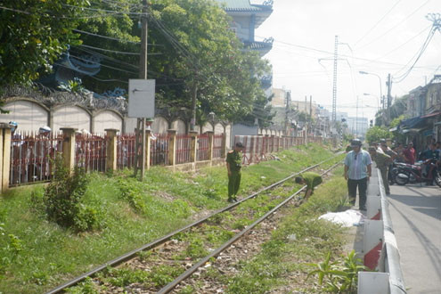 Lao vào đoàn tàu hỏa, người đàn ông tử vong tại chỗ