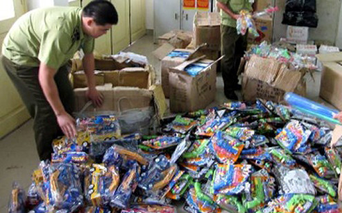 Hà Nội: Bắt xe vận chuyển hơn 25.000 khẩu súng đồ chơi độc hại