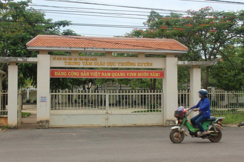 Bắt Phó phòng Đào tạo Trung tâm giáo dục thường xuyên