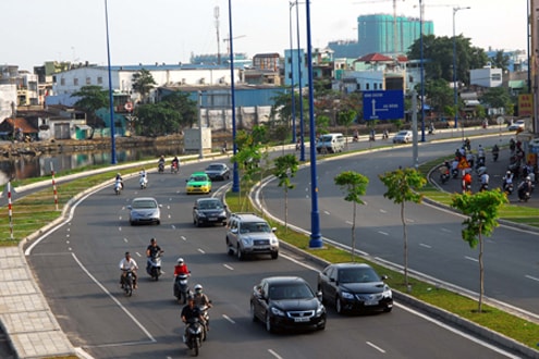 Chiêu thức “săn mồi” của tội phạm cướp giật ở TP.HCM-Kỳ 1: "Bóng ma" trên đại lộ