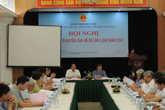 Dự thảo Luật Báo chí (sửa đổi): Nhà báo tác nghiệp cần được coi như đang thực thi công vụ