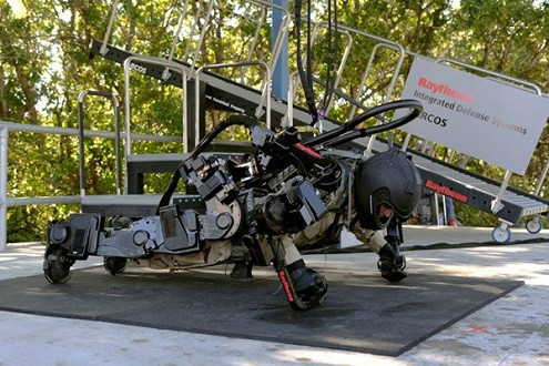 Trở thành siêu nhân nhờ bộ giáp Exoskeleton
