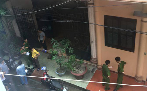 Rửa bồn nước, bị điện giật tử vong