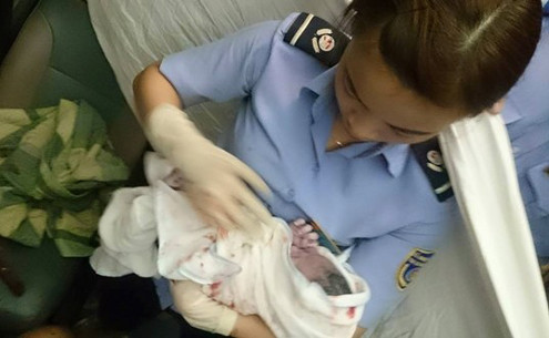 Đỡ đẻ thành công trên chuyến tàu Thống Nhất đang di chuyển