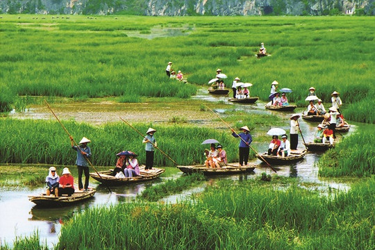 Du lịch Việt Nam: Bao giờ cất cánh?