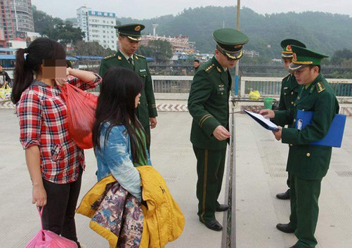 Giải cứu 54 phụ nữ và trẻ em bị lừa bán ra nước ngoài