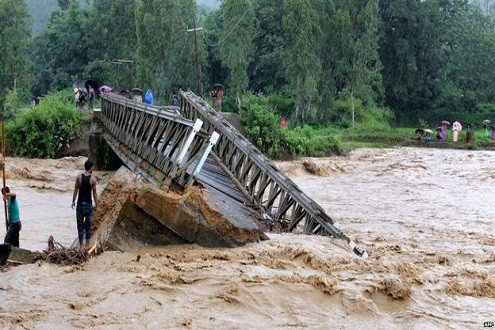 Toàn Châu Á oằn mình chống mưa lũ