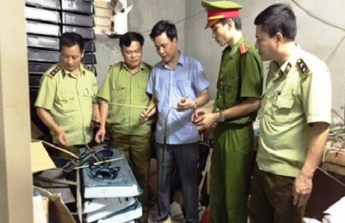 Bắt quả tang cơ sở làm bếp gas, máy lọc nước rởm