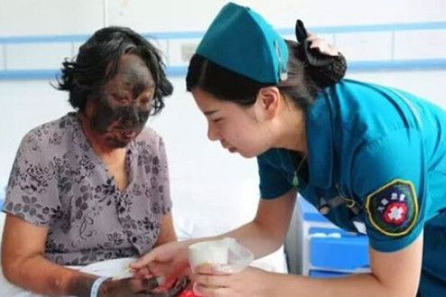 Tin sức khỏe nổi bật ngày 10/8/2015: Da cháy đen vì... ăn rau dền