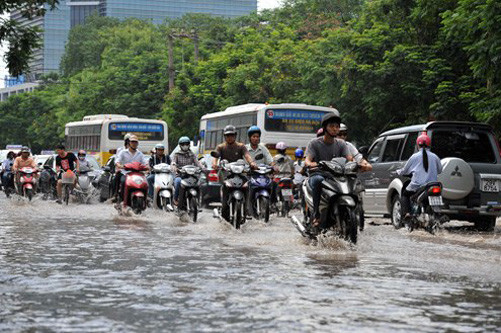Dự báo thời tiết ngày 12/8: Bắc Bộ nắng phổ biến, Nam Bộ mưa giảm dần