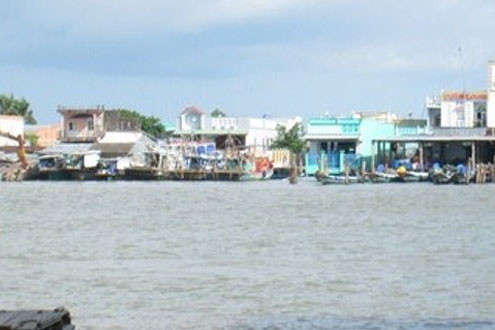 Đã xác minh danh tính người chết trôi sông có vết thương trên đầu