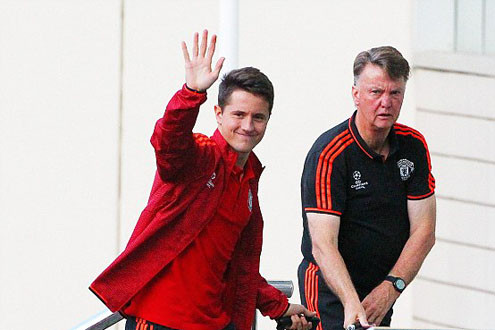 Vòng play-off Champions League: HLV Van Gaal thừa nhận M.U có nhiều áp lực