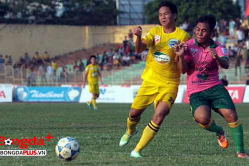 FLC Thanh Hóa lên ngôi đầu bảng xếp hạng