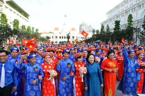 100 đôi uyên ương tổ chức đám cưới tập thể trong ngày Quốc khánh