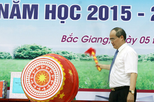 Cần kết hợp hài hòa “dạy chữ” với “dạy người”, “dạy nghề”