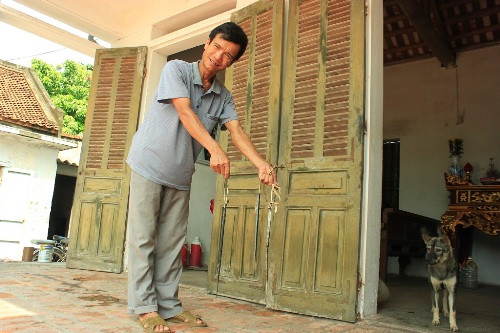 Người dân hoang mang vì liên tục bắt được rắn hổ mang trong nhà