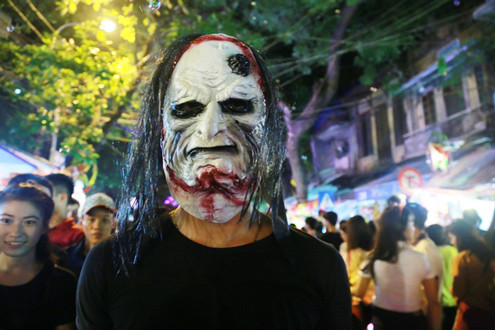 Hóa trang Halloween đi chơi Trung thu