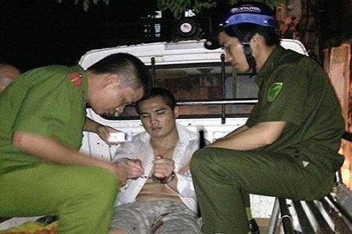 Đau lòng con ngáo đá dùng dao đâm chết mẹ ruột