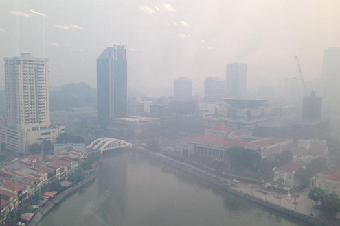 Ô nhiễm khói bụi nghiêm trọng Singapore đóng cửa khẩn cấp trường học