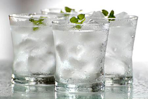 8 lý do vàng để bạn uống nước mỗi ngày