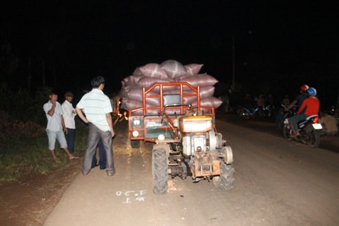 Đắk Lắk: Xe máy cày cán ngang đầu, 1 học sinh lớp 3 tử vong