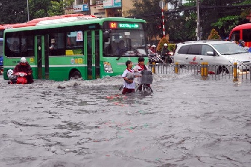 Dự báo thời tiết ngày 30/9: Bắc Bộ tiếp tục oi nóng, Nam Bộ ứng phó triều cường