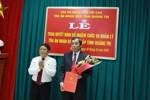 Trao quyết định bổ nhiệm Phó Chánh án TAND tỉnh Quảng Trị và Chánh án TAND huyện Cam Lộ