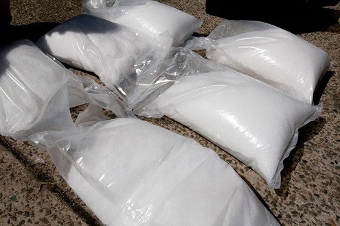Bỏ lại xe cùng 30kg ma túy đá để chạy trốn