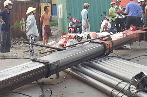 Gãy cần cẩu làm một công nhân tử vong